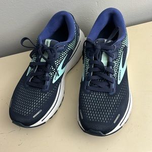 EUC!✨ Brooks Ghosts